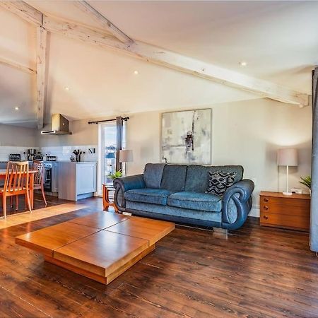 Smart-Home In Original Victorian Building Бристоль Экстерьер фото