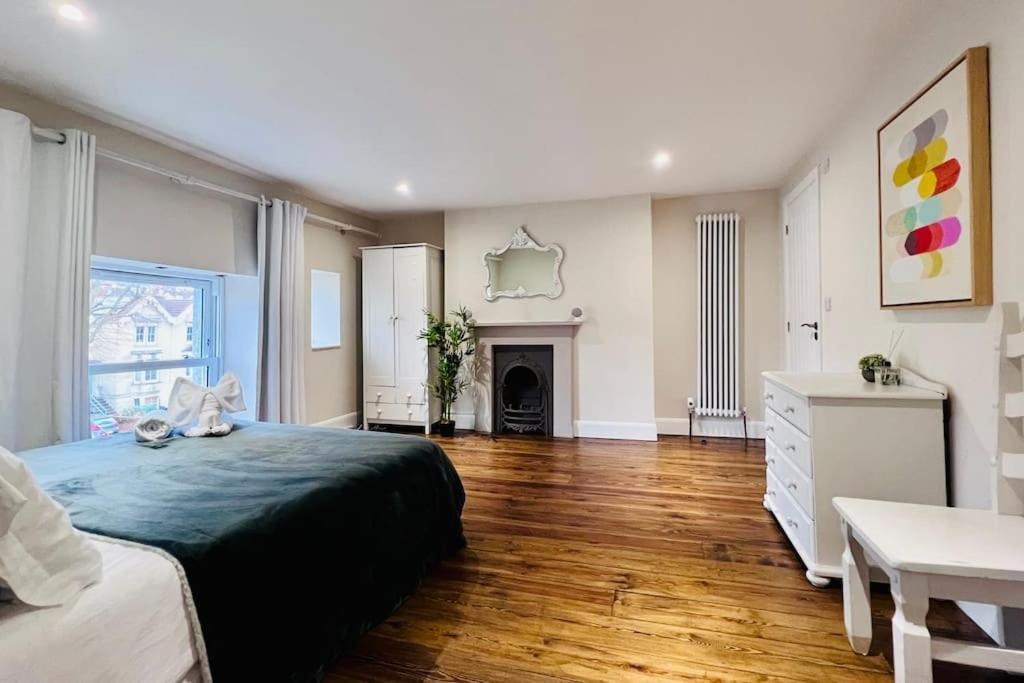 Smart-Home In Original Victorian Building Бристоль Экстерьер фото